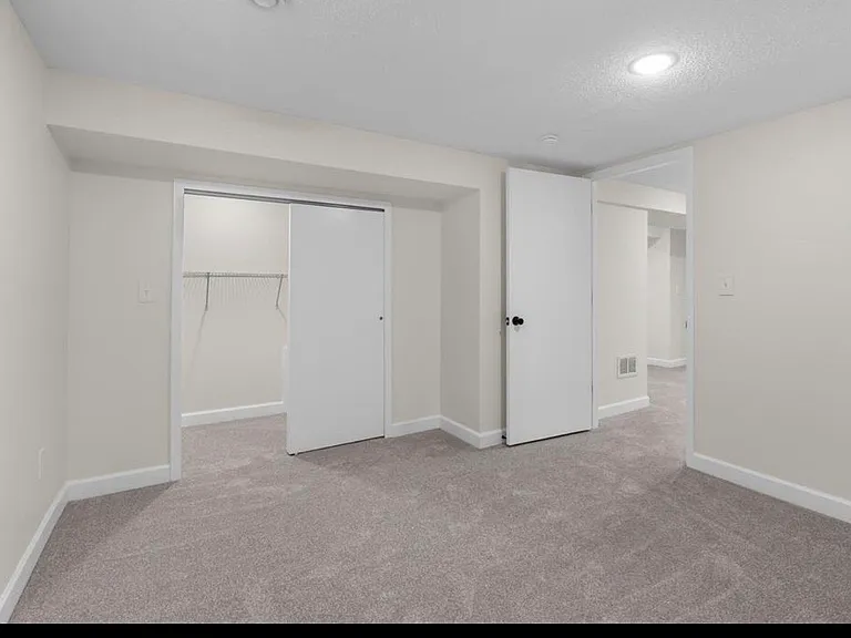 9109 Queen Ave S — Photo 12