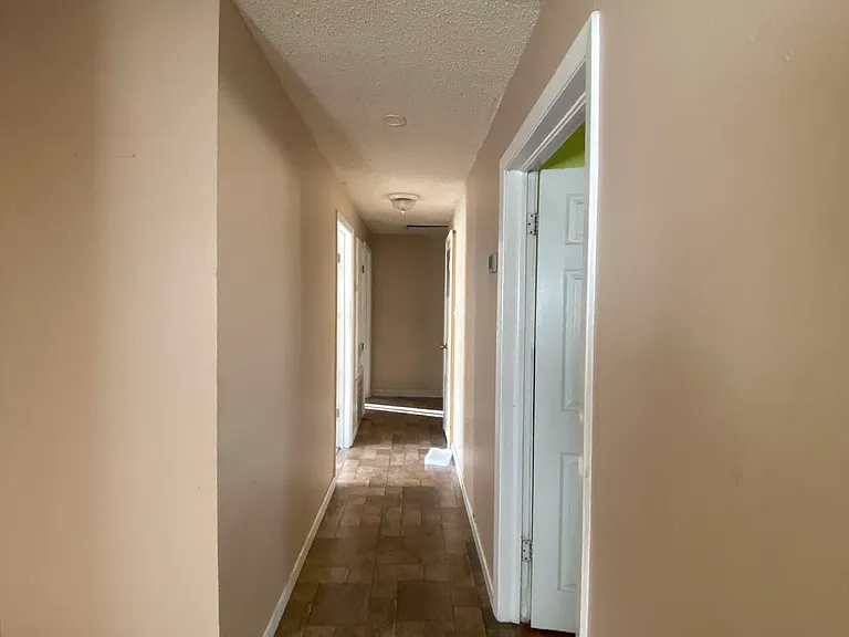 2316 Robin St — Photo 17