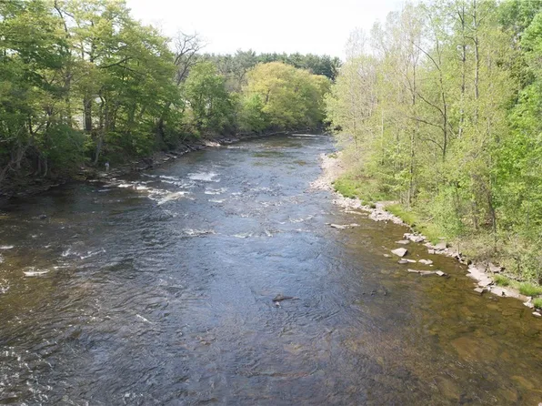 36 Lewis St, Pulaski, NY 13142