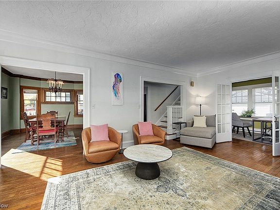 2nd image of 1084 Lakeland Ave