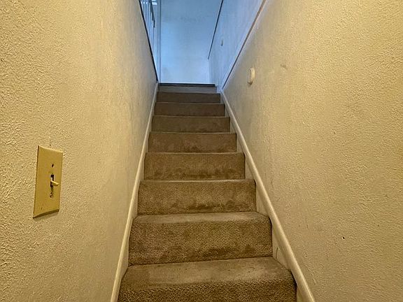 2nd image of 147 W Irvington Pl APT 4