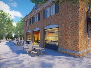 21 Town Hall Pl #203, Brunswick, ME 04011