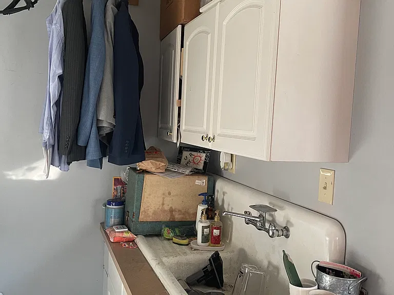 432 E East St — Photo 13