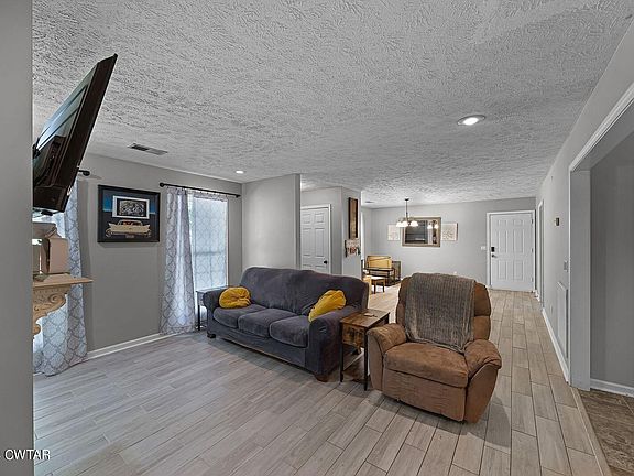 2nd image of 71 Charnell St