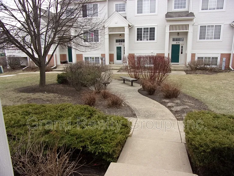 652 S Rosehall Ln — Photo 18