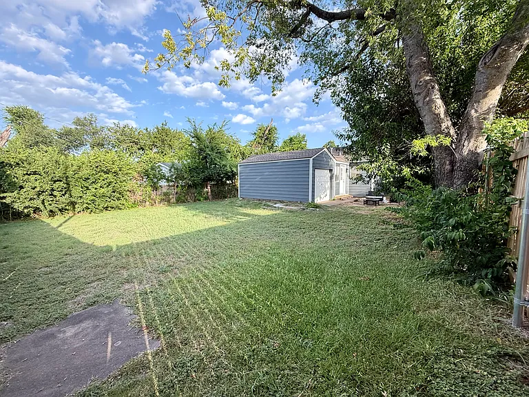 1621 Davis Blvd — Photo 22