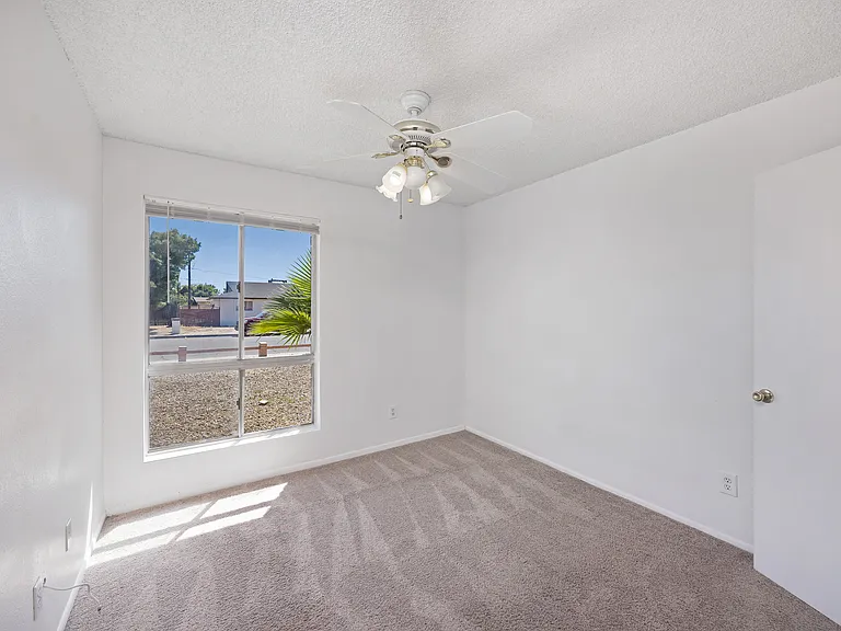 1826 W Behrend Dr — Photo 16
