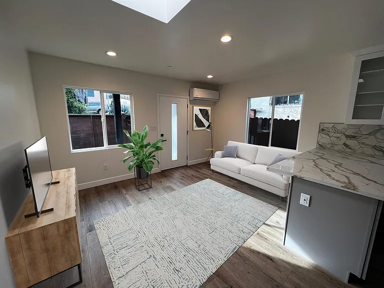 1510 Lake Shore Ave — Photo 15