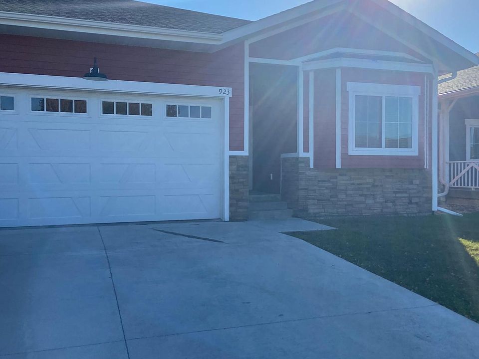 1st image of 923 N 36th St