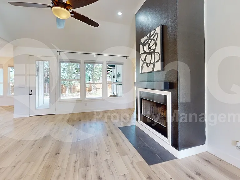 821 Vickie Dr — Photo 7