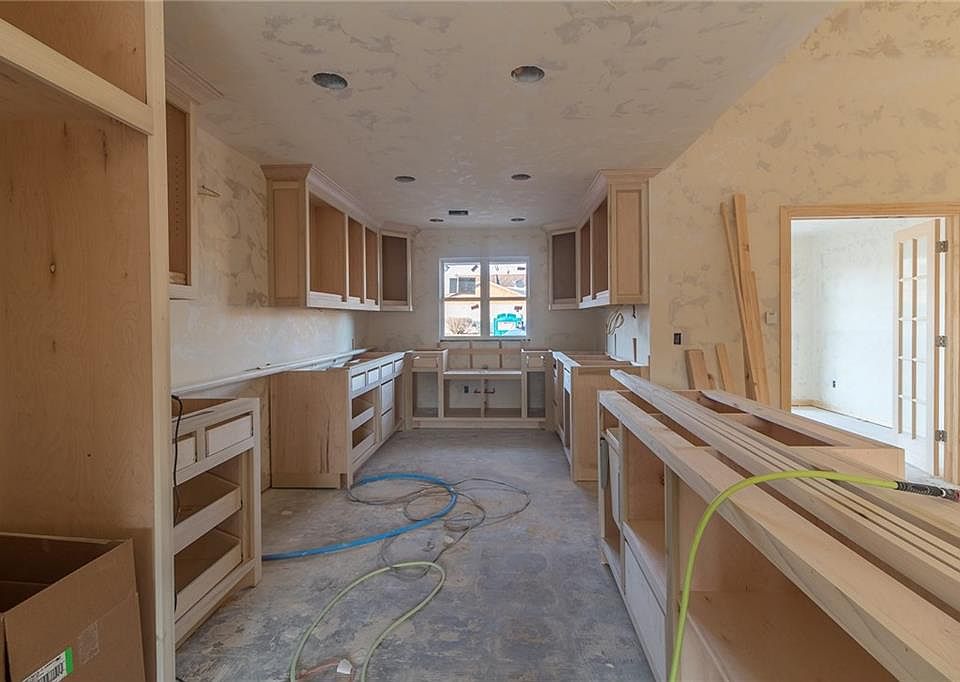 1st image of 2608 SW 109th St