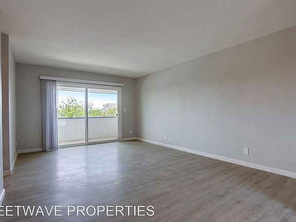 4th image of 1650 Emerald St #8