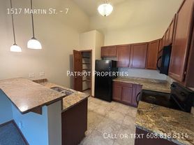1517 Martin St