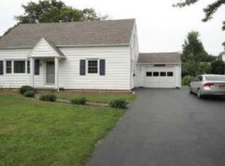 104 Rosecroft Dr, Rochester, NY 14616