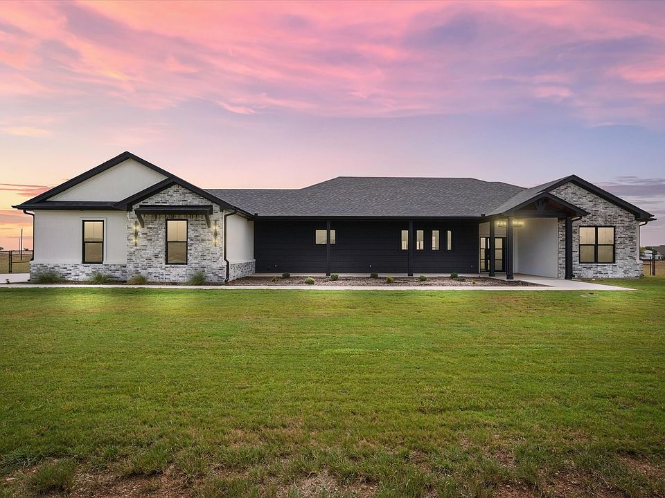 1st image of 611 Willow Moon Ranch Rd