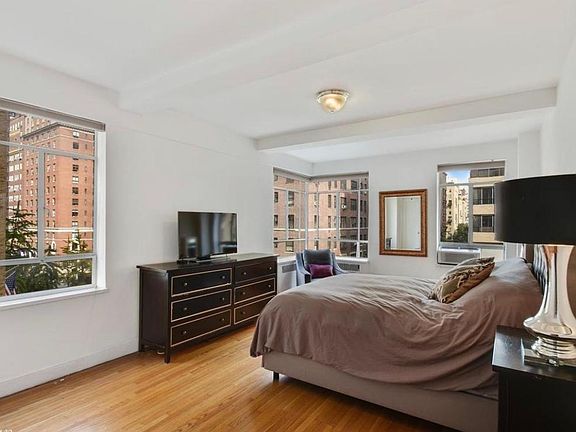 2nd image of 1 W 9th St