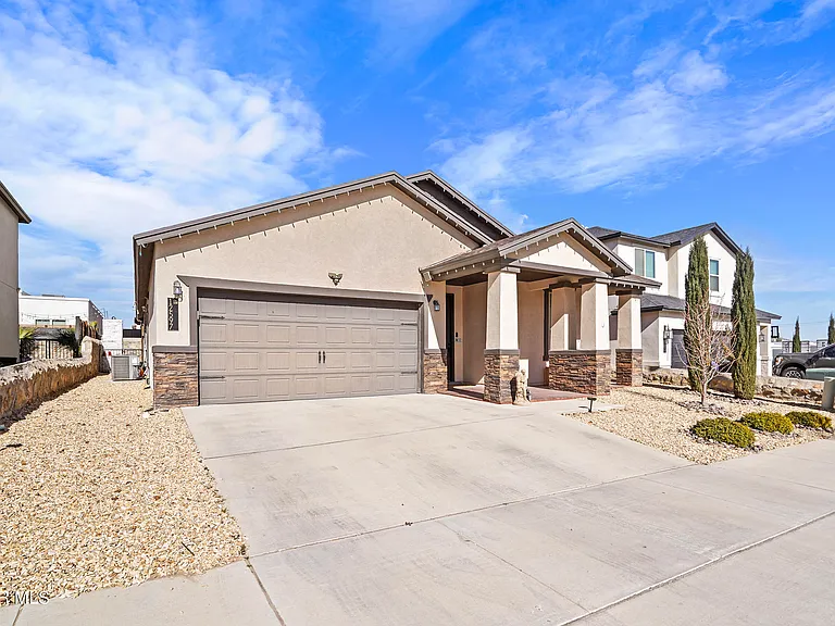 12597 New Dawn Dr — Photo 3
