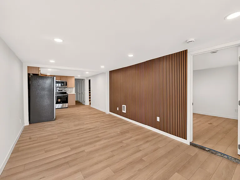 1920 11th Ave W #A — Photo 7