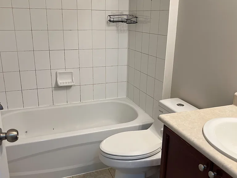 60 Fairwood Cir #149 — Photo 9