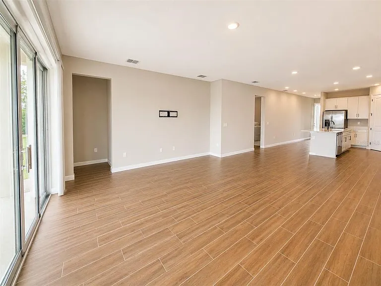 708 Griffon Ave — Photo 9
