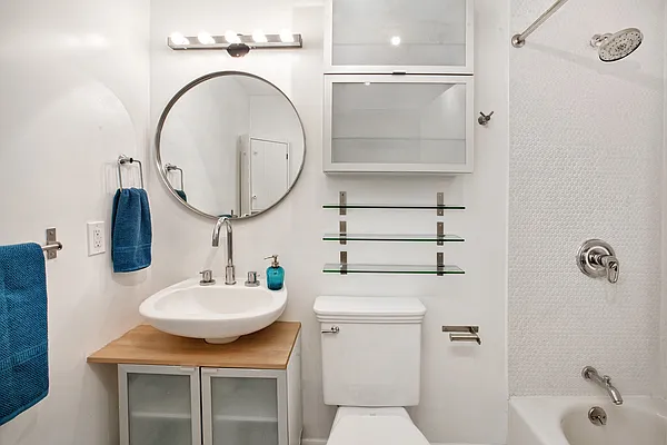 Rented by Compass | media 21