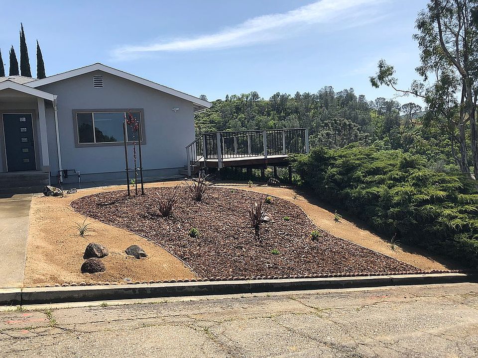 2nd image of 305 Black Oak Ln
