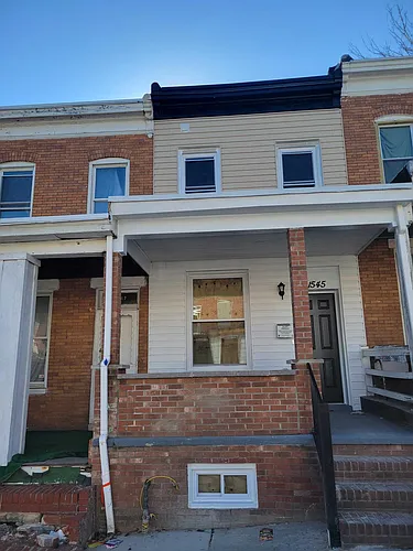 1545 Carswell St Photo 1