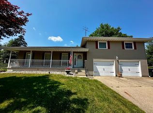 4670 N Adams Dr, Decatur, IL 62526