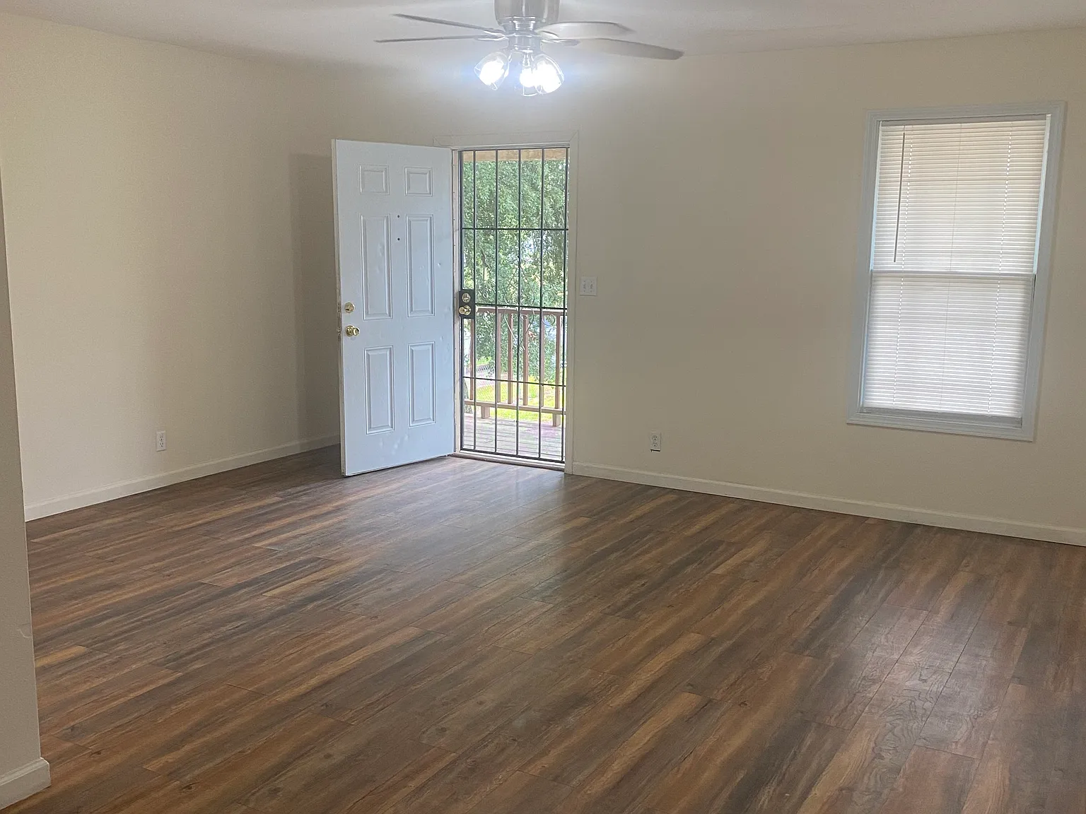 2 bed, 800 sqft, $1,100 — Photo 3