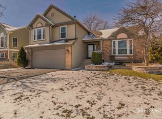 3540 Fairfax Ct W, Aurora, IL