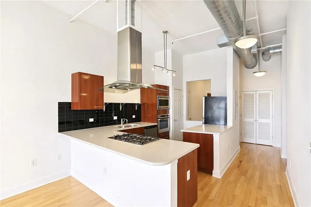 1 bed, 1.0 bath, 1215 sqft, $2,500 — Photo 4