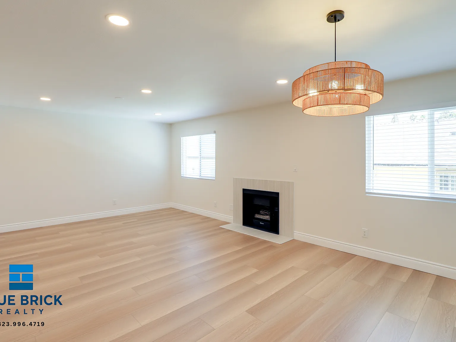 Stylish 2BR Town House Style with Fireplace, In-Unit Laundry & Tandem Parking — Photo 2