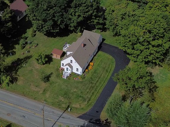 4th image of 39 Manns Hill Road