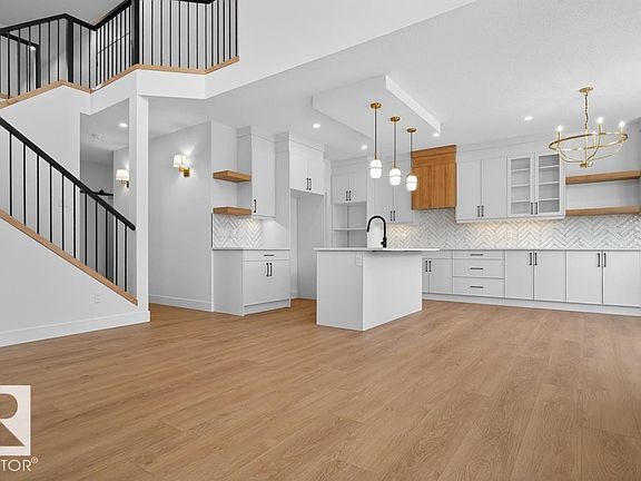 2nd image of 5 Rosa Cres