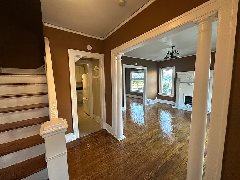 800 W Euclid Ave — Photo 4