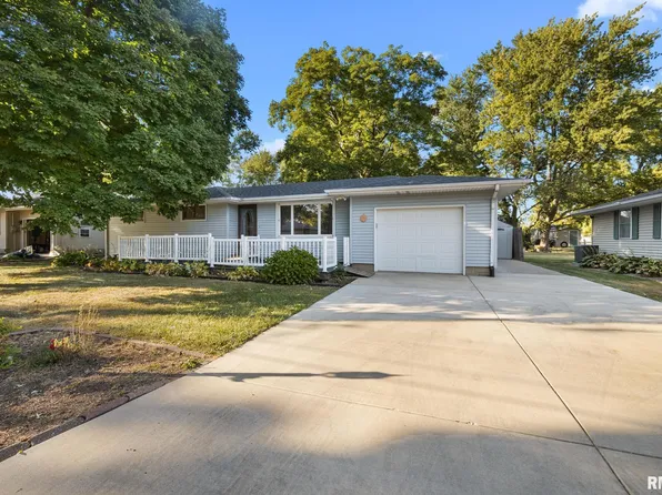 311 Stuber Ct, Tremont, IL 61568