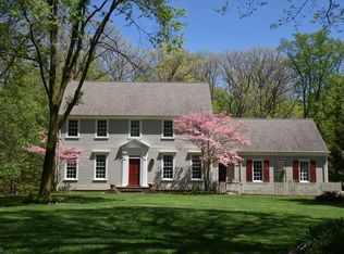 17171 Hidden Point Dr, Chagrin Falls, OH 44023