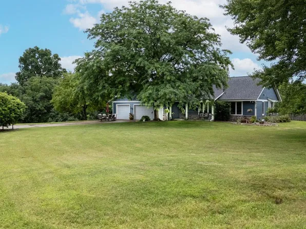 W328N4683 Circle DRIVE, Nashotah, WI 53058