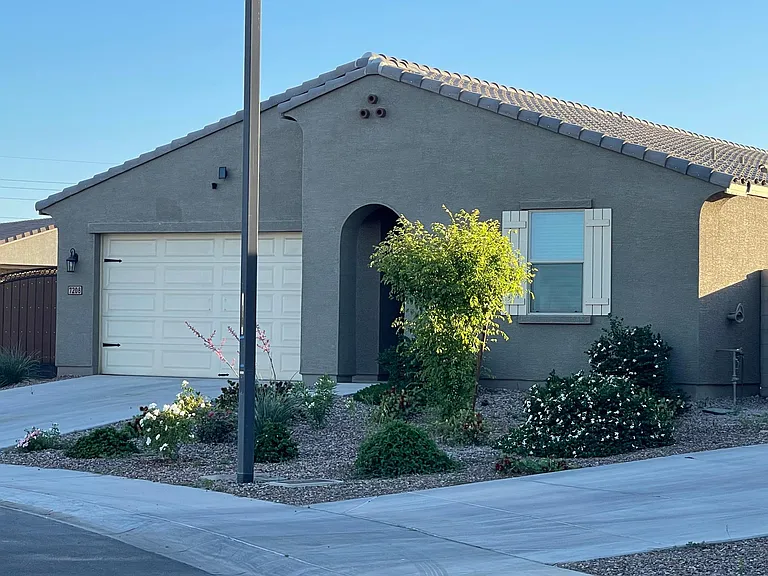 7208 N 124th Ln — Photo 2