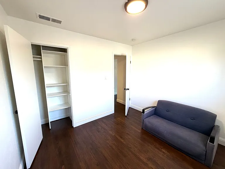 1704 Castle Ct — Photo 21