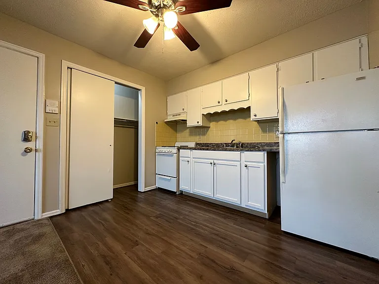 339 Riley Dr — Photo 15