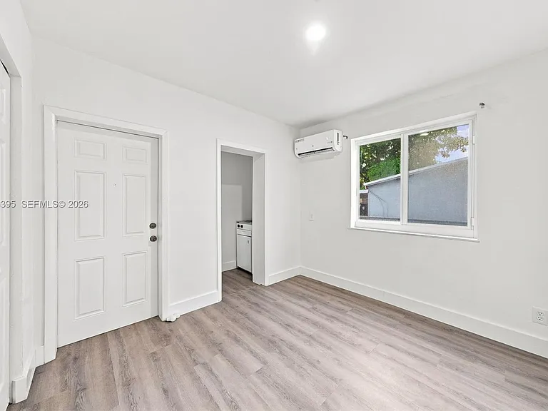 128 NW 9th Ave #7 — Photo 10