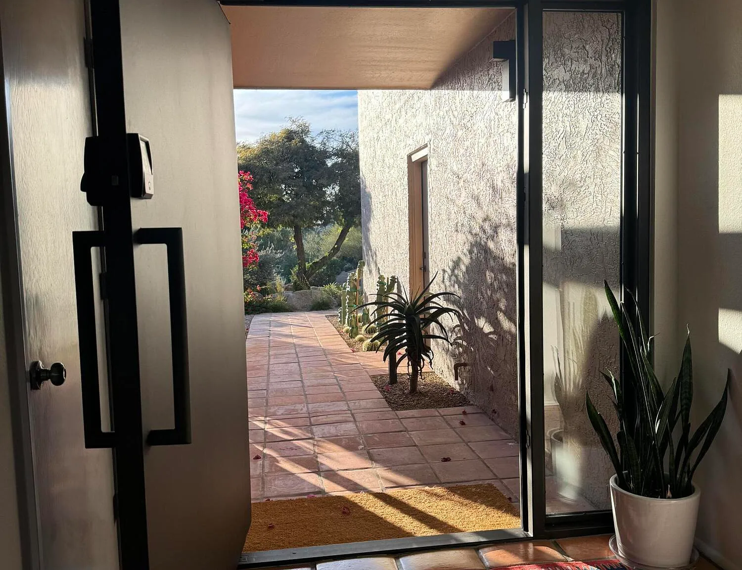 2 bed, 2.0 bath, 1690 sqft, $5,000 — Photo 3