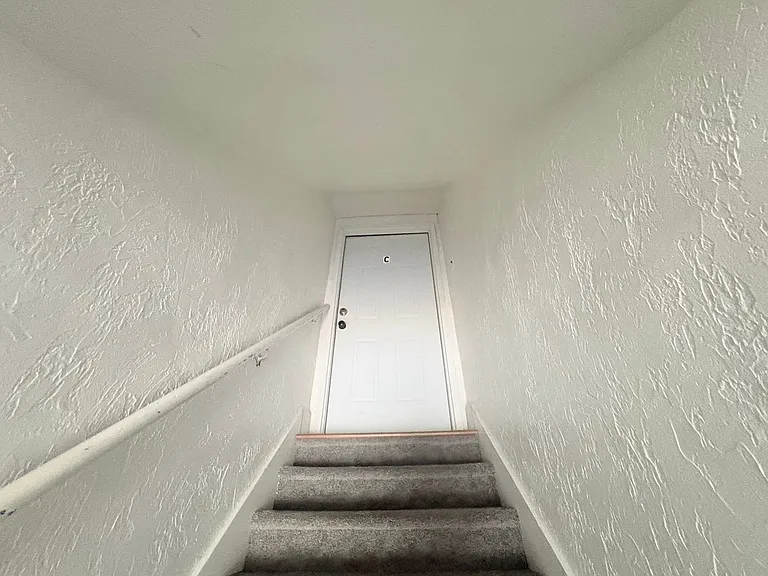 726 Large Ave — Photo 15