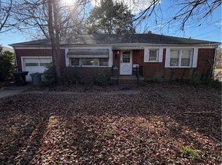 19 Saint Albans Dr, Hampton, VA 23669