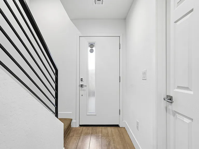 820 N 8th Ave #24 — Photo 3