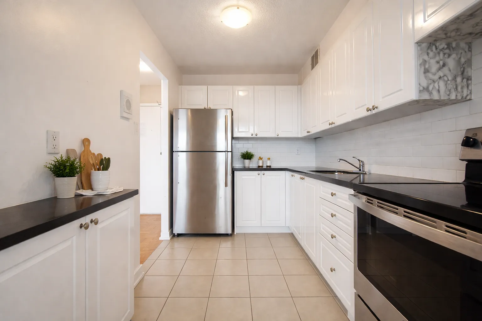 Maplegrove Apartments — Photo 1
