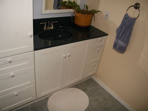 Master Bath, Featuring Tile & Granite