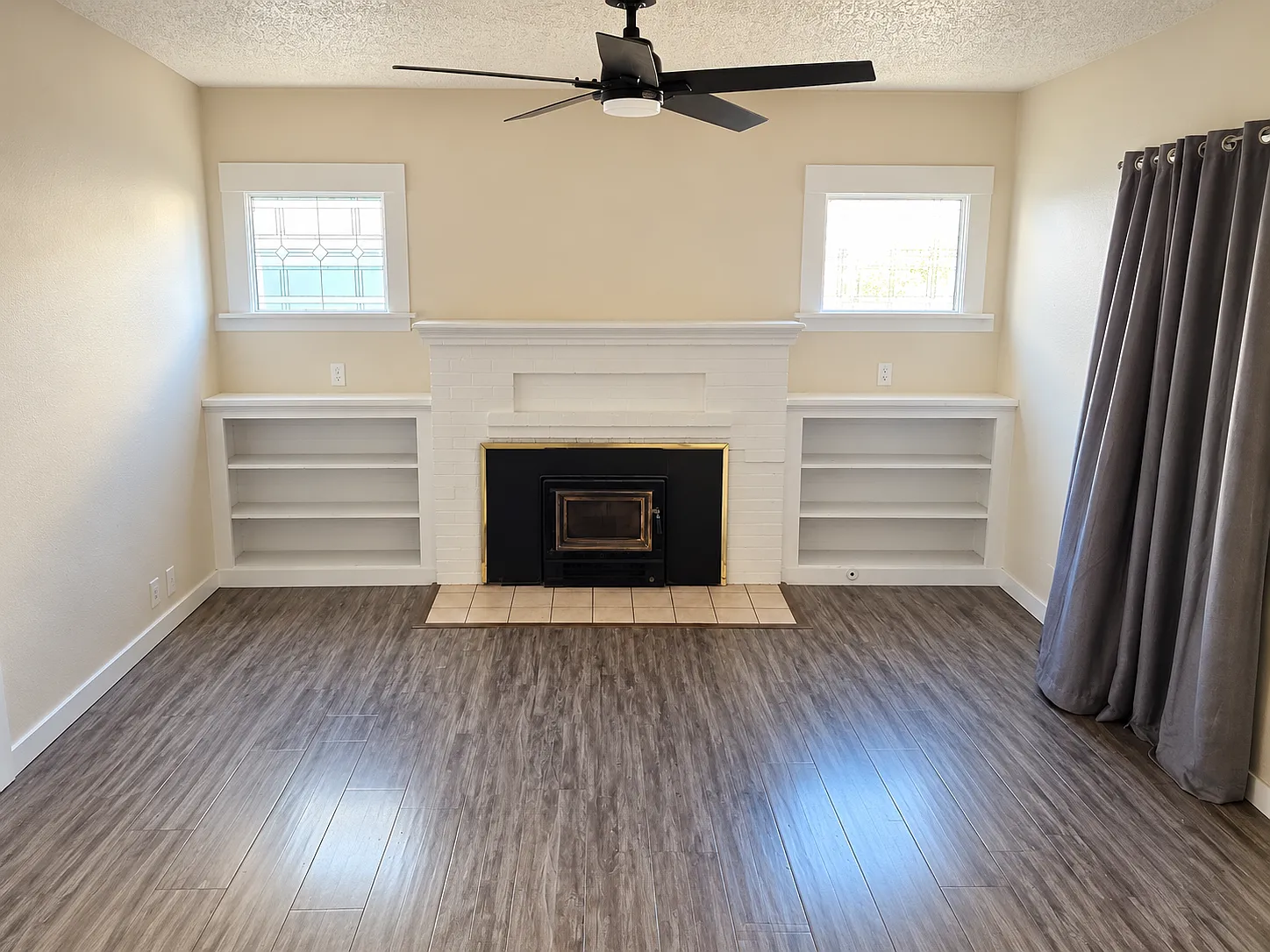 2 bed, 950 sqft, $2,400 — Photo 3