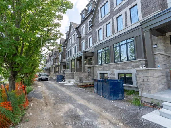 23 Selfridge Way #70, Whitby, ON L1N 9E7